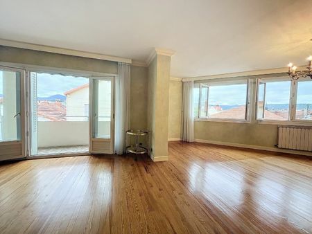 appartement clermont-ferrand 104.2 m² t-4 à vendre  199 000 €