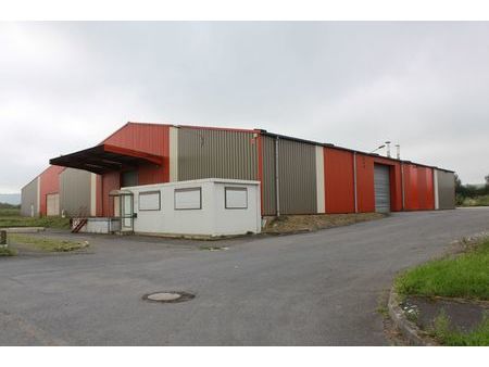 bâtiment industriel 2400 m²