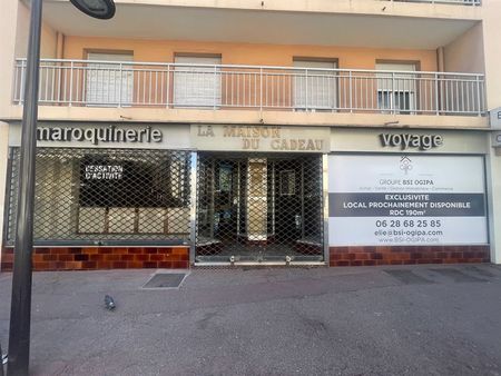 local commercial 115 m²