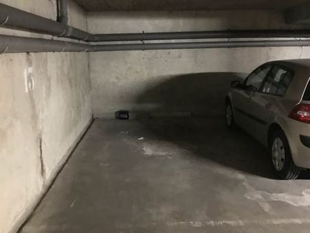 place de parking en sous-sol - résidence sécurisée - gare d'asnières