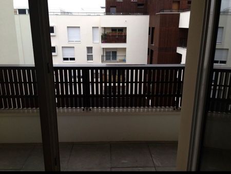 appartement 2 pièces balcon + parking