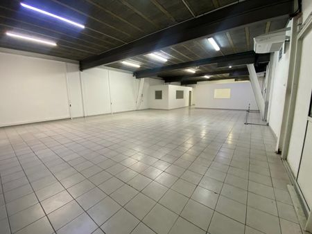 local commercial 297 m²