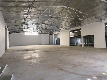 local commercial 770 m²