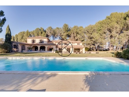 exclusivité. aix-en-provence. magnifique villa de type provençal d'environ 450 m2 habitabl