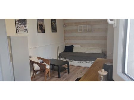 studio fétilly avec terrasse en bois