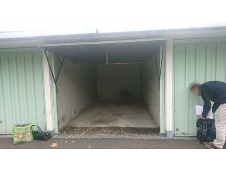 garage / parking / box