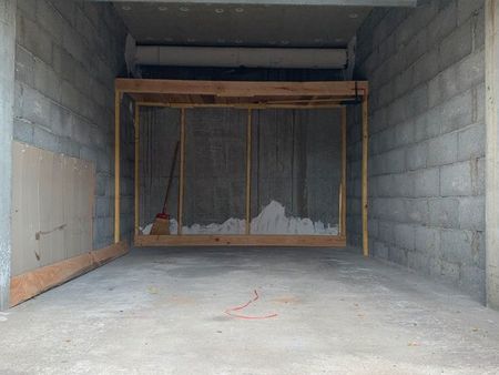 garage box local résidence fermée portail