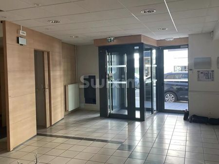 local commercial 151 m²