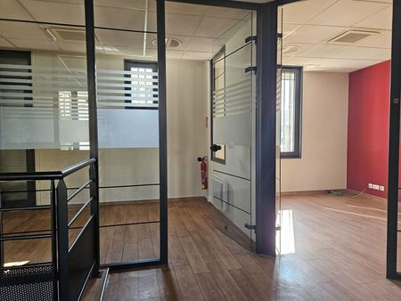 local commercial 170 m²