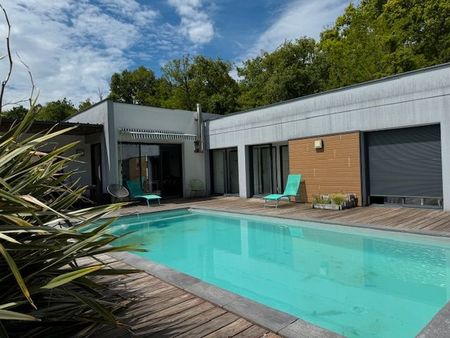 exclu contemporaine avec piscine : 4 ch  2 salles d'eau  2 wc. hors lotissement