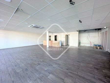 local commercial 122 m²