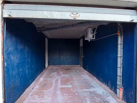 garage / box de stockage 21m²