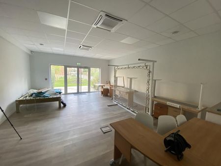 bureau 100 m²