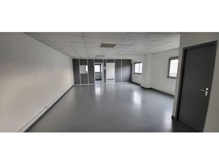 bureau 53 m²