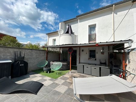 maison de 139 m² avec terrasse de 61 m² et jardin