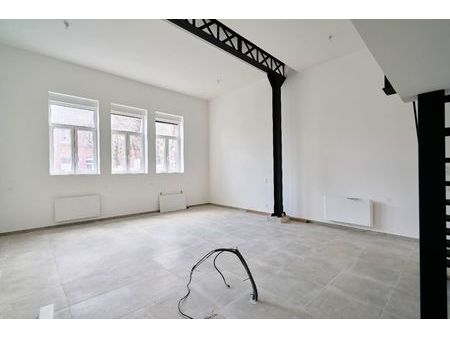 loft/atelier/surface 4 pièces 161 m²
