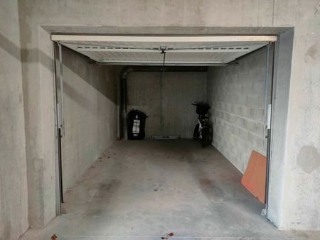 garage sécurisé 14 m2 seynod - sacconges