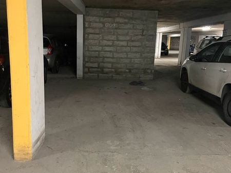 place de parking en sous sol
