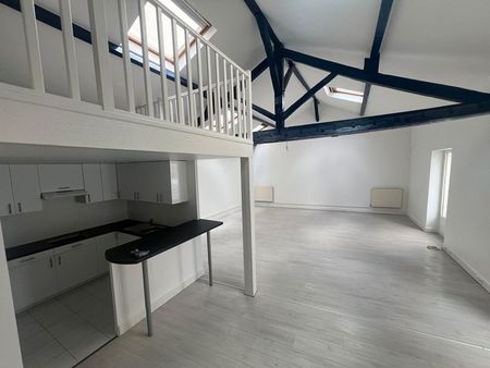 loft/atelier/surface 3 pièces 84 m²