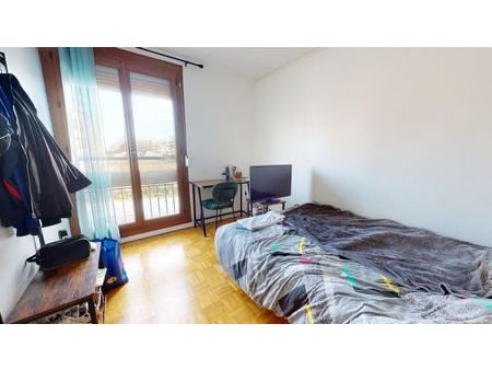 chambre 5 pièces 92 m²
