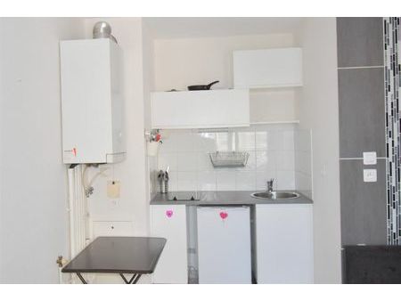 location appartement  m² t-2 à lyon 8  637 €
