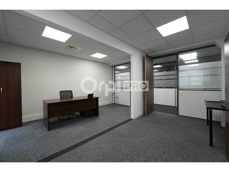 bureaux 65 m²