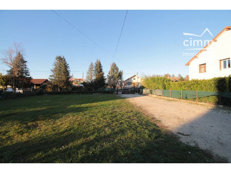 vendre  à saint siméon de bressieux(38870) ce beau terrain pla