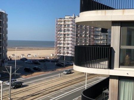 nieuwbouwproject bel air i te oostende dicht bij het strand (lateraal zeezicht). terrasres