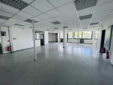 bureau à acheter de 217 m² à melun - 77000
