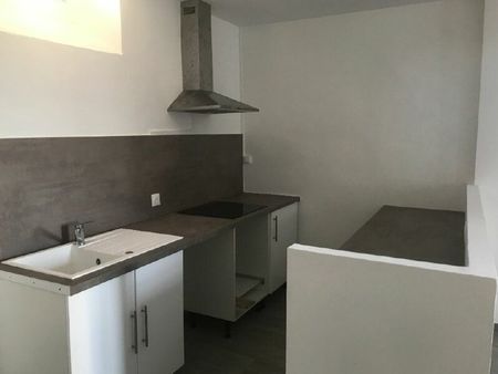 location appartement  m² t-1 à nîmes  536 €