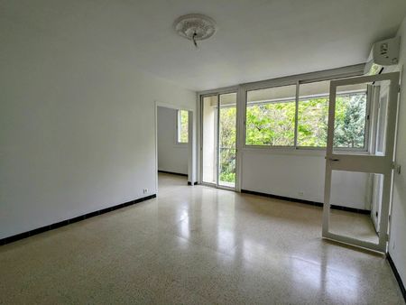 location appartement  64.41 m² t-3 à toulon  890 €
