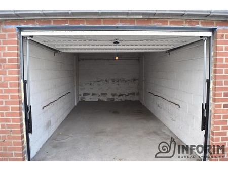 garage (box) situé quai des ardennes à deux pas de belle-ile