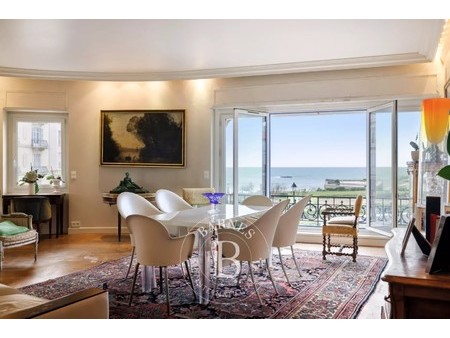 biarritz  quartier impérial  superbe appartement vue mer et hotel du palais très élégant e
