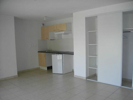 location appartement  m² t-2 à bourges  563 €