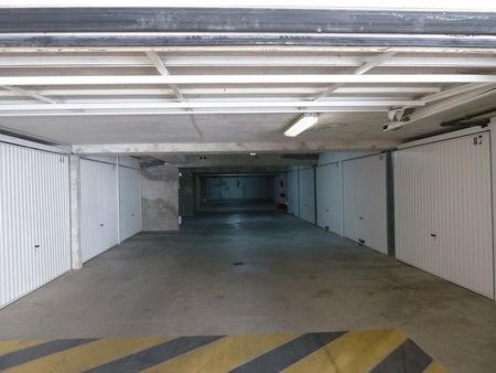 garage double 30 m² fermé et sécurisé