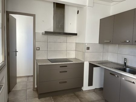 location appartement 4 pièces 98.22 m²