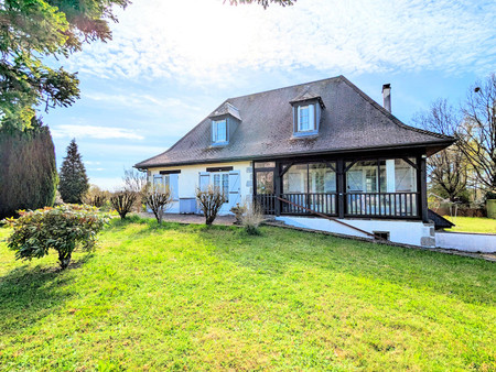 belle propriété de 6 chambres à lamongerie avec un grand sous-sol et une situation calme à