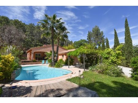 provence - var: heerlijke provençaalse villa (5 sk  2 bk) met studio  zwembad en mediterra