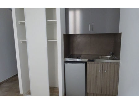 location appartement 1 pièce 16 m² nîmes (30000)