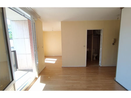 location appartement 2 pièces 27 m² chamalières (63400)