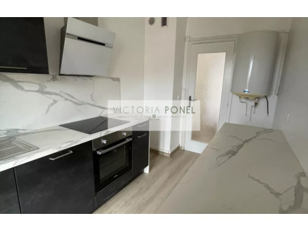 location appartement 3 pièces 63 m² hyères (83400)
