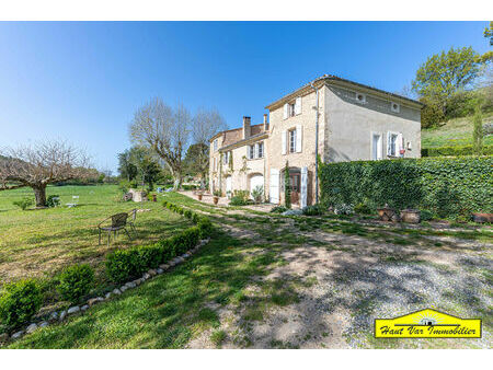 propriete avec maison de maitre et maison de gardien sur 13 hectares de terres