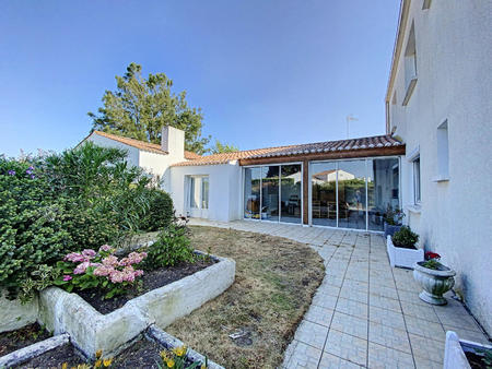 vente maison à beauvoir-sur-mer (85230) : à vendre / 188m² beauvoir-sur-mer