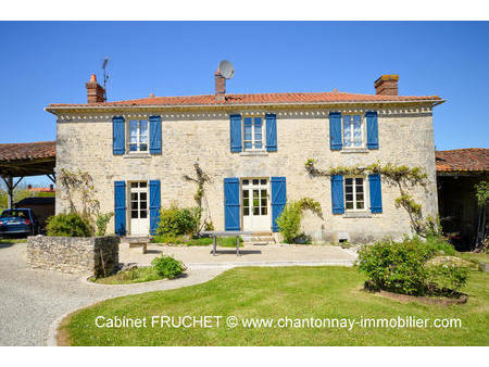 vente maison à chantonnay (85110) : à vendre / 172m² chantonnay