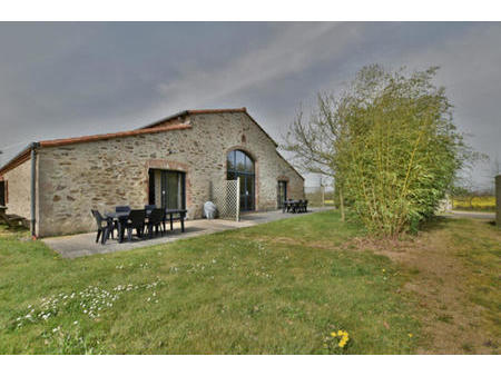vente maison à saint-christophe-du-bois (49280) : à vendre / 215m² saint-christophe-du-boi