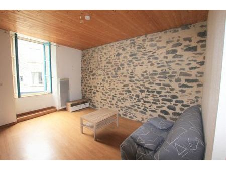 location appartement  m² t-1 à saint-flour  393 €