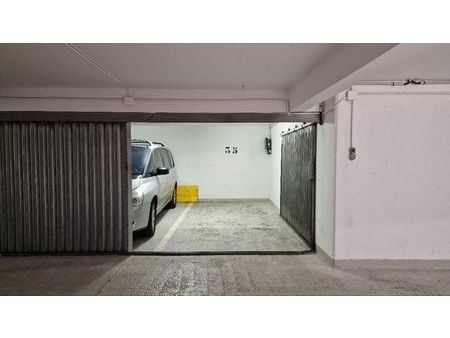 place de parking dans double-box partagé paris 18  rue caulaincourt  avec accès à borne él