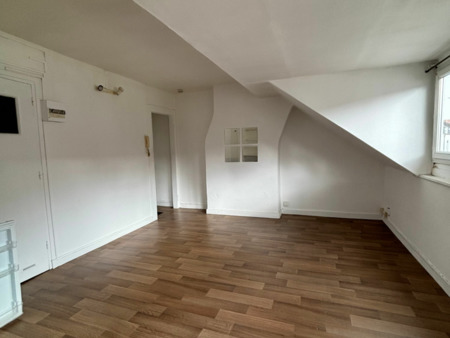 location appartement  40390 m² t-2 à lille  673 €