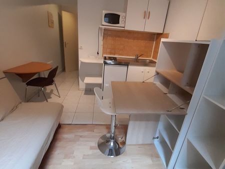 studio meublé rue saint louis 360 euros