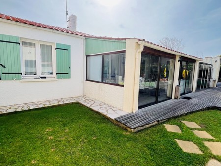 sur la commune de nieul-sur-mer  découvrez cette belle maison de 140 m2 habitables avec so